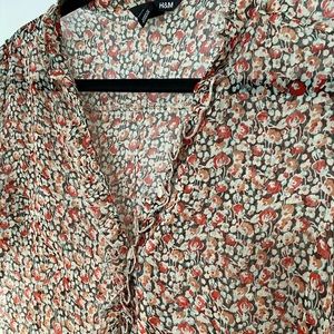 Flower patterned top